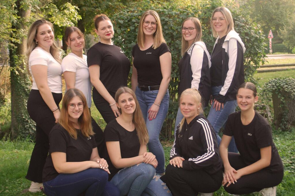 Tanztrainerinnen des TuS 09 Schweppenhausen
